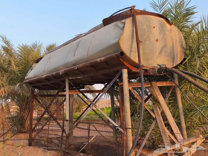 للبيع تانكي ماء عايدي وصندوق لوري تراثي 5