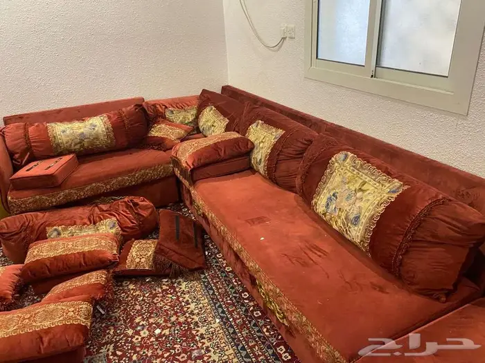 كنب نظيف مع زوليه تركيه نظيفه 0