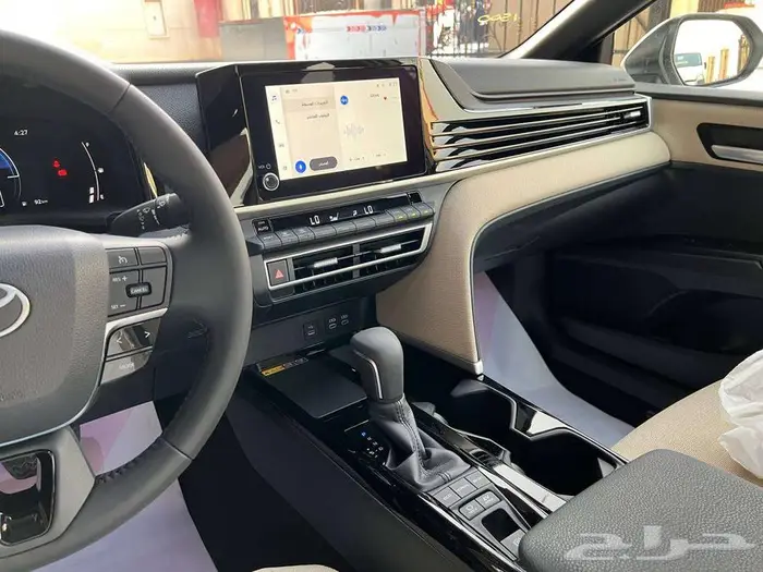 تويوتا كامري LE هايبرد 2025 متاح اقساط و كاش 8