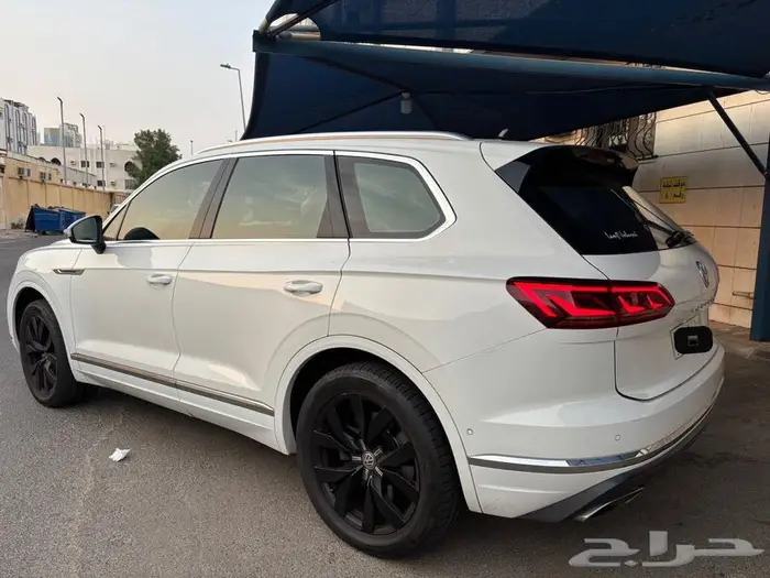 فولكس فاجن طوارق 2018 V6 نص فل R-Line   نظيفة جد ا 3