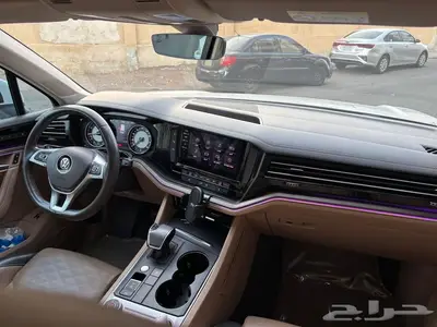 فولكس فاجن طوارق 2018 V6 نص فل R-Line   نظيفة جد ا index
