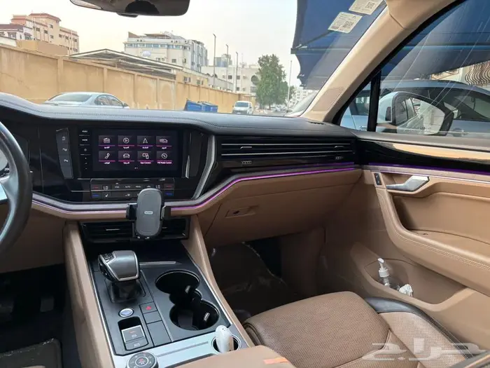 فولكس فاجن طوارق 2018 V6 نص فل R-Line   نظيفة جد ا 14