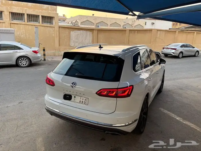 فولكس فاجن طوارق 2018 V6 نص فل R-Line   نظيفة جد ا 1