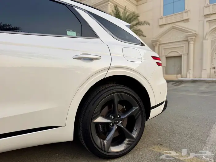 جنسس 2025 GV70 بلاتينيوم سبورت 15