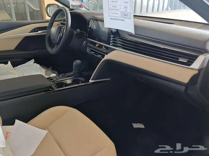 كامري E Plus هايبرد 2025 اسود 116500عرض خاص شامل الضريبة 3