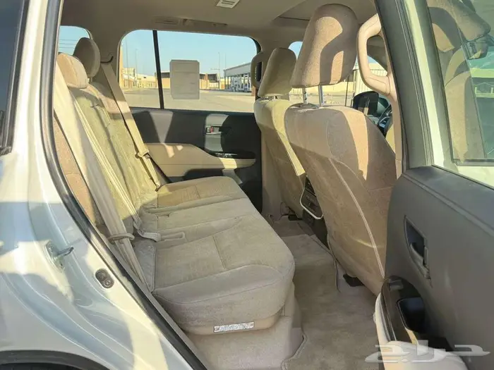 تويوتا لاندكروزر GXR L3 موديل 2023 سعودي حالة ممتازة جدا 8