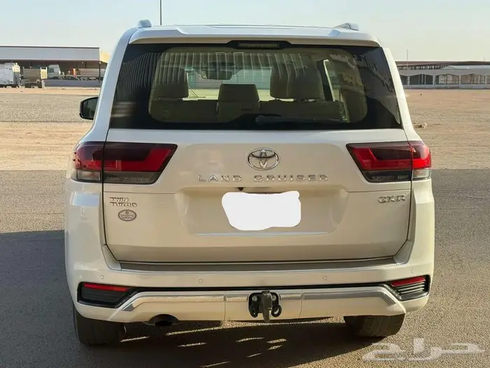 تويوتا لاندكروزر GXR L3 موديل 2023 سعودي حالة ممتازة جدا 4