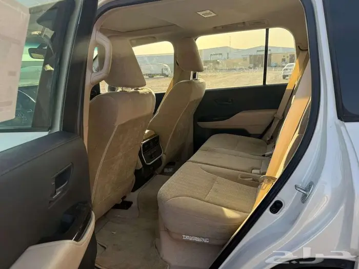 تويوتا لاندكروزر GXR L3 موديل 2023 سعودي حالة ممتازة جدا 11