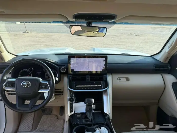 تويوتا لاندكروزر GXR L3 موديل 2023 سعودي حالة ممتازة جدا 13
