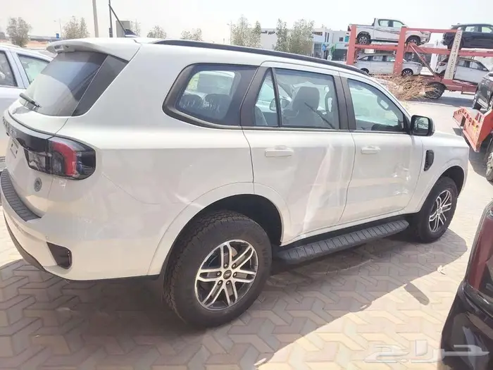 فورد ايفرست XLS 2025 بنزين دبل ابيض 6