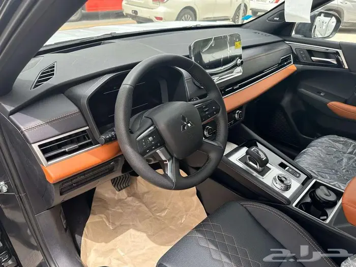 ميتسوبيشي اوتلاندر فل كامل و نص فل واستاندر 2025 9