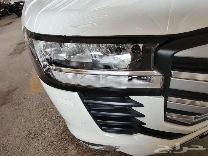 لاندكروزر L4 بنزين موديل 2025 حبه فقط 5