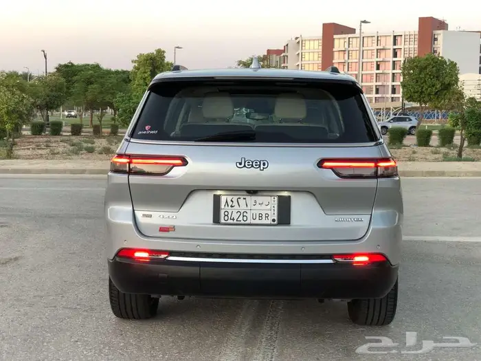 جراند شيروكي 2022 فل كامل ليميتد بدي وكالة مخزن 7