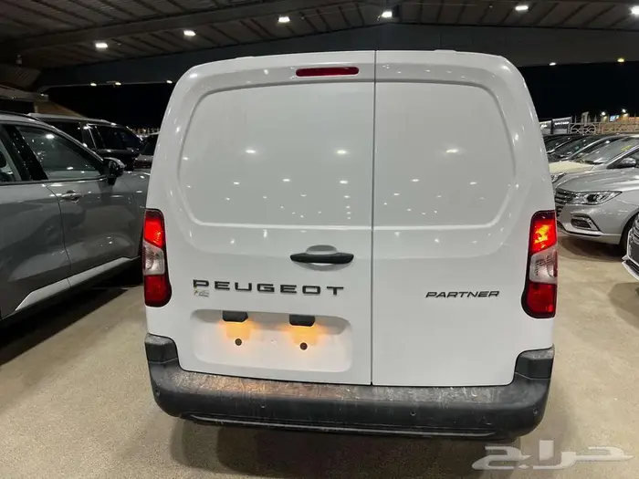 بيجو-بارتنر-فان-بضاعه-ديزل-2025-كاش-واقساط-شركات-مؤسسات 5