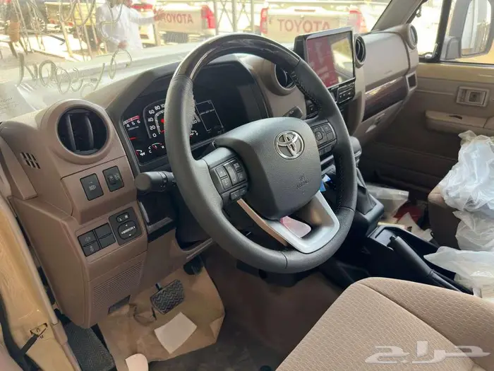 تويوتا شاص 2025 ديزل و بنزين فل كامل رفرف سعودي جديد 5