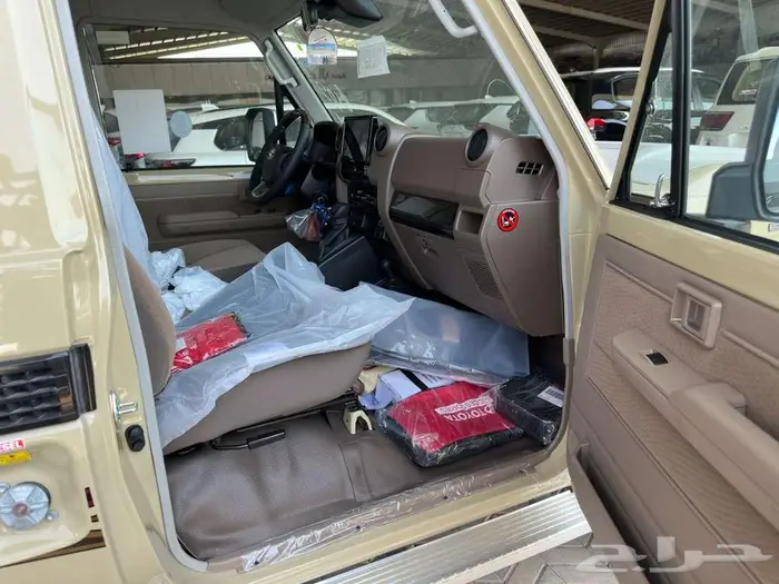 تويوتا شاص 2025 ديزل و بنزين فل كامل رفرف سعودي جديد 8