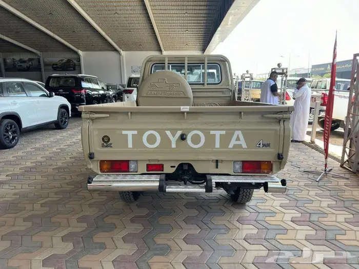 تويوتا شاص 2025 ديزل و بنزين فل كامل رفرف سعودي جديد 11