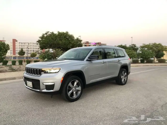 جراند شيروكي 2022 فل كامل ليميتد بدي وكالة مخزن 3