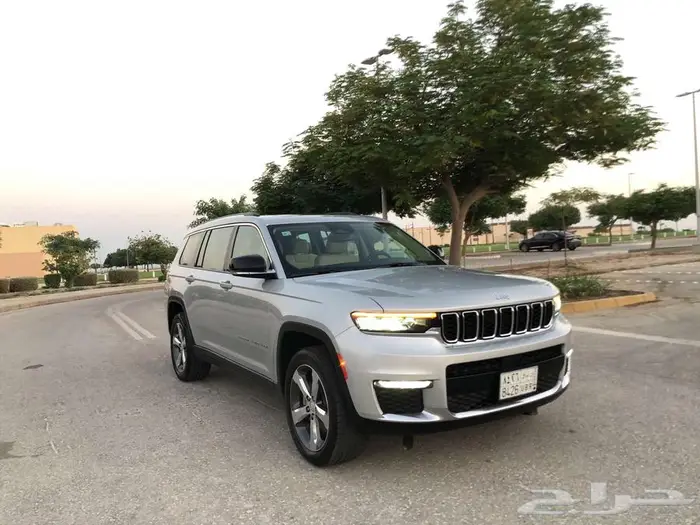 جراند شيروكي 2022 فل كامل ليميتد بدي وكالة مخزن 5