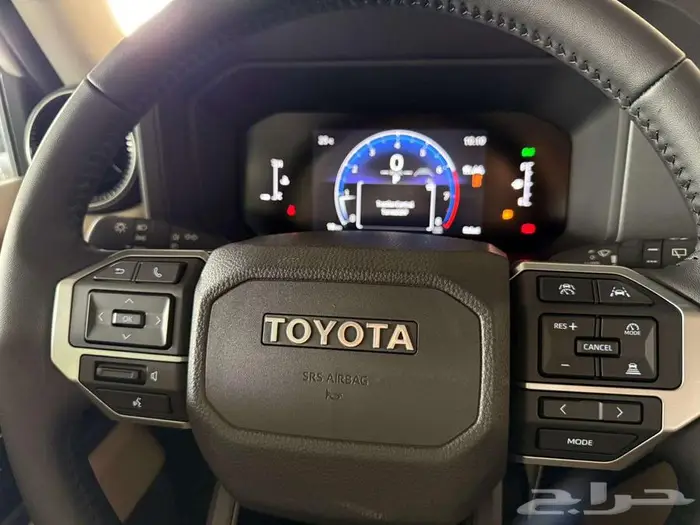 تويوتا برادو TXL3 موديل 2025 بنزين 26