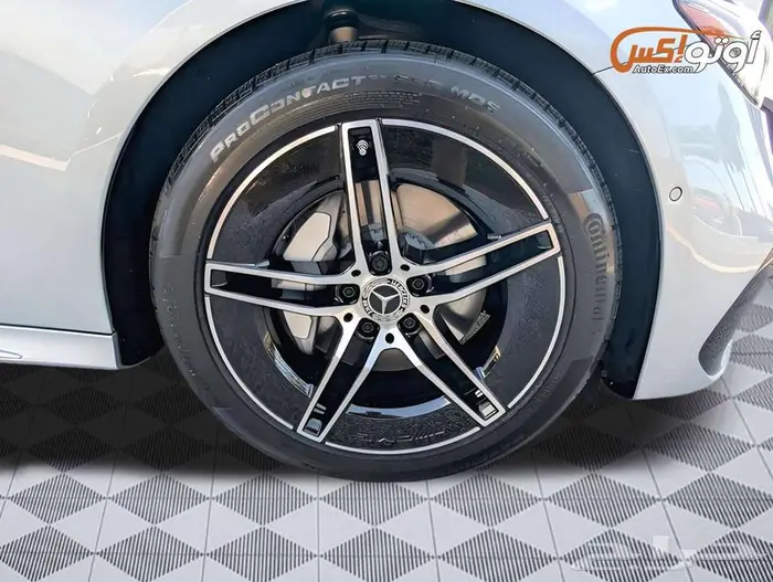 2025 مرسيدس E350 5