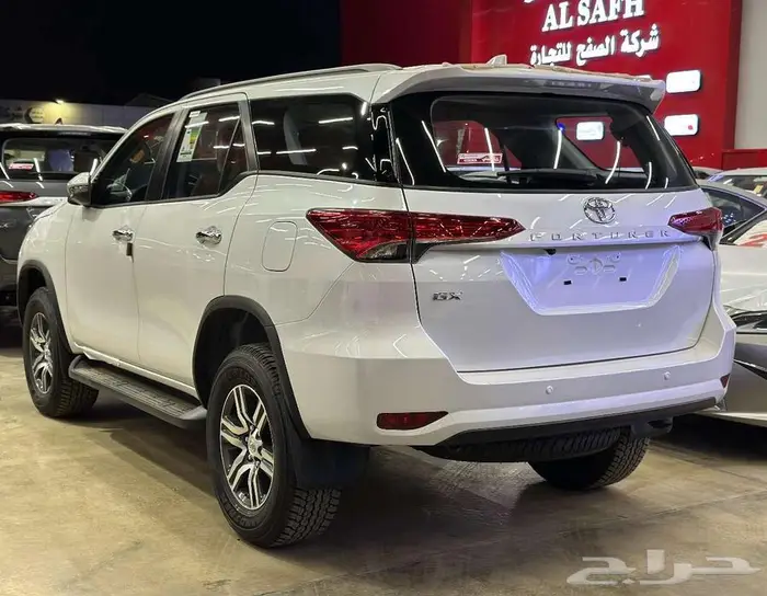تويوتا فورتشنر بنزين بدون دبل 2025 3
