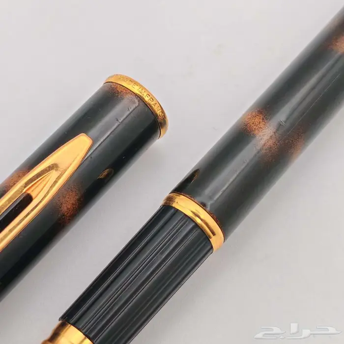 قلم حبر ووترمان إكزكيوتيف لاكر بني رخامي بحواف مطلية بالذهب 4