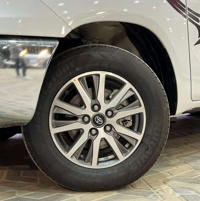 هايلوكس غمارتين GLX2 جنوط بنزين 2025 اقل سعر اقساط او كاش 3