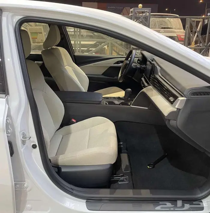 تويوتا كامري E هايبرد 2025قسط سيارتك من جوالك بضغطة زر 9