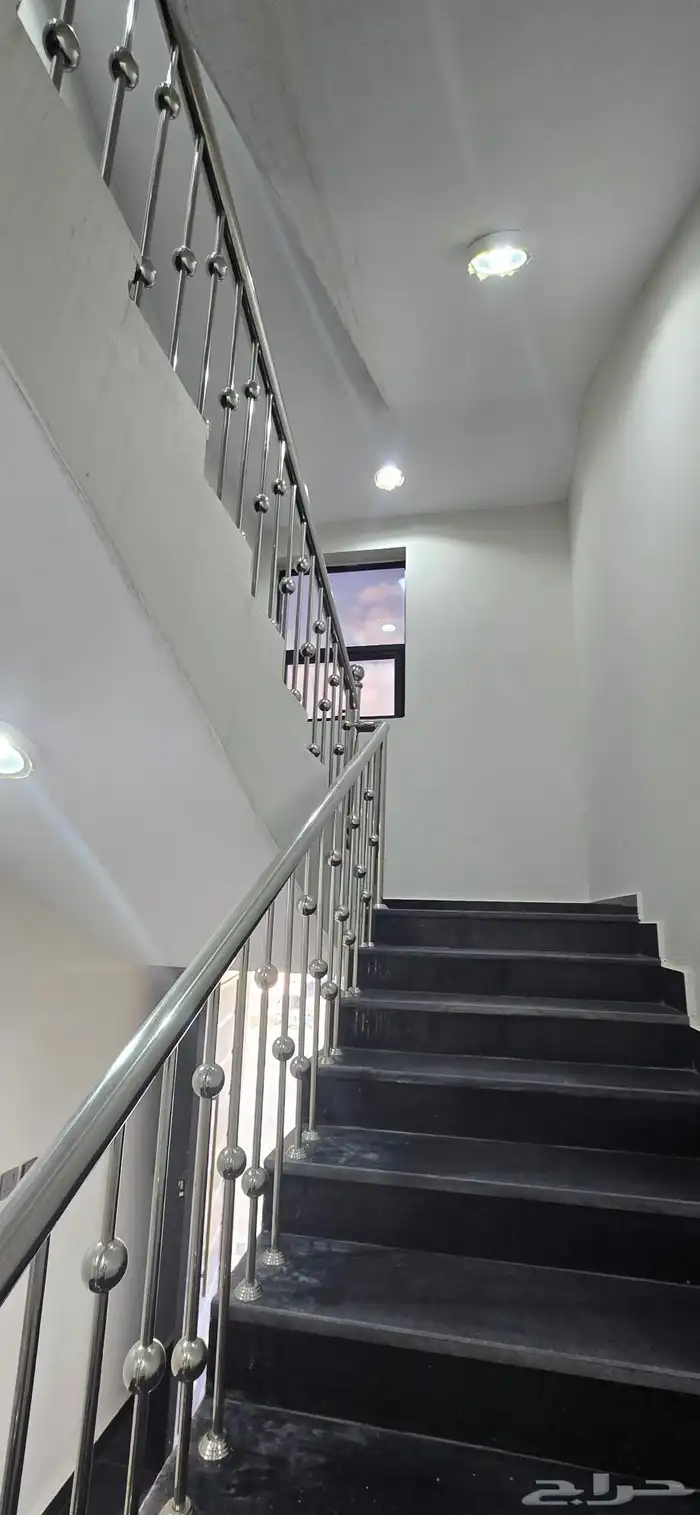 للبيع شقق ارضيه وعلويه ابها المحاله 21