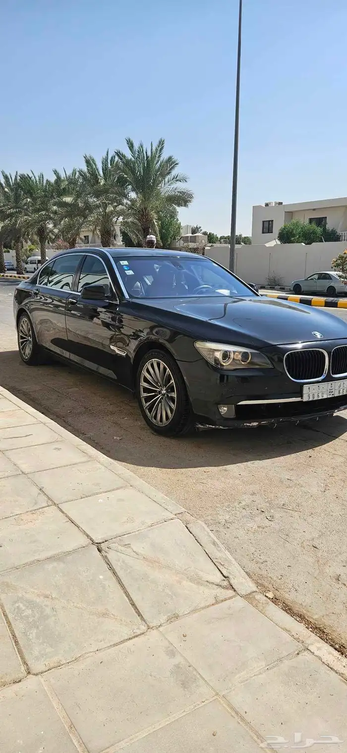 بي ام دبليو الفئة السابعة للبيع 740Li 4