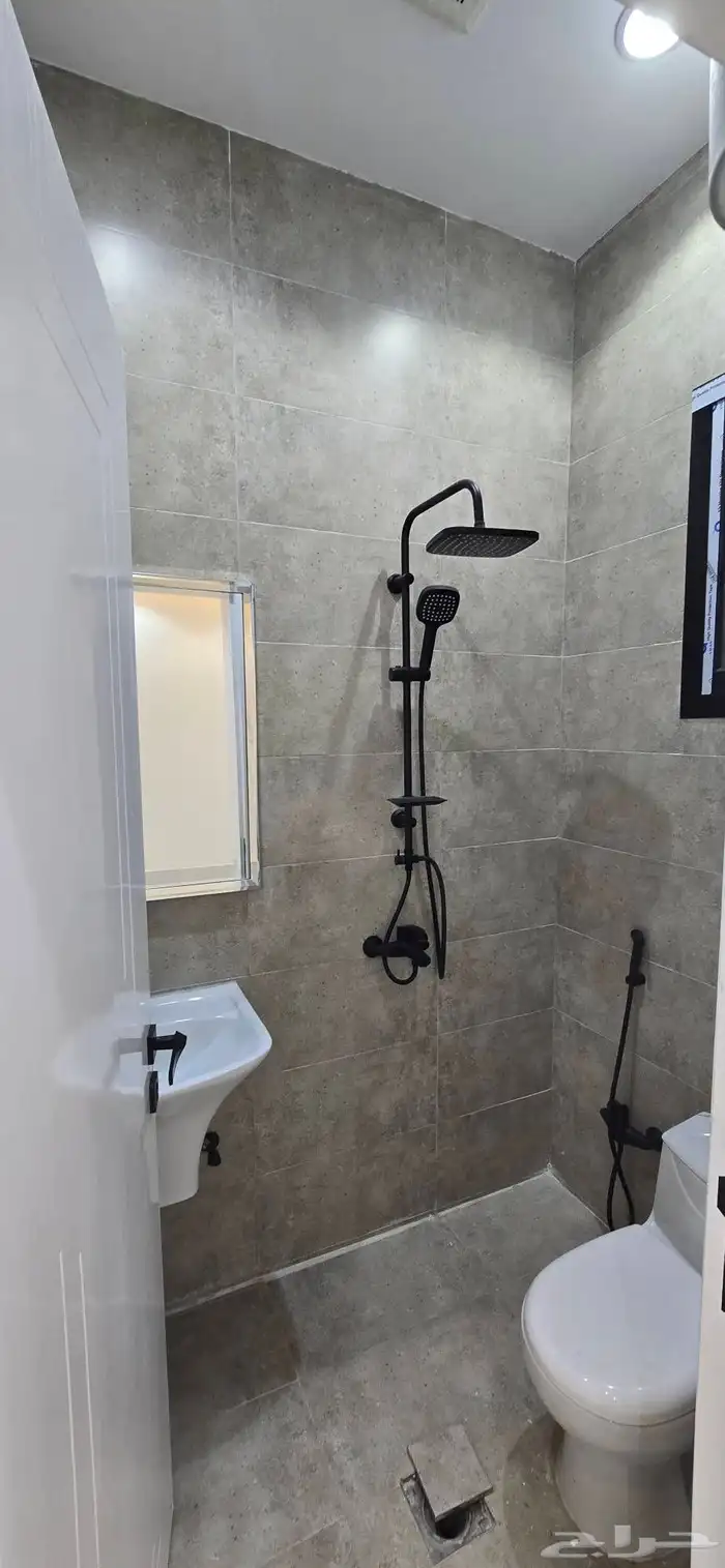 للبيع شقق ارضيه وعلويه ابها المحاله 31