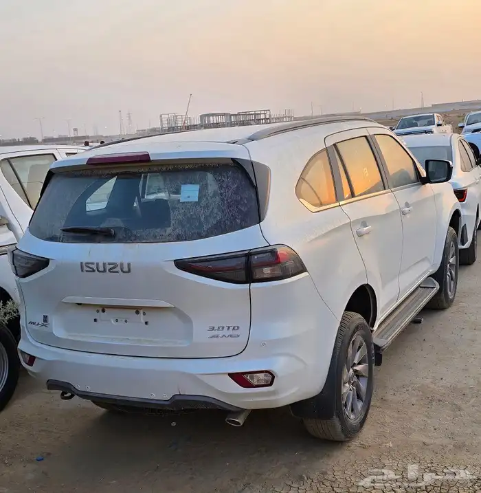 ايسوزو جيب ام يو اكس 2024 فل كامل عرض خاااص 1