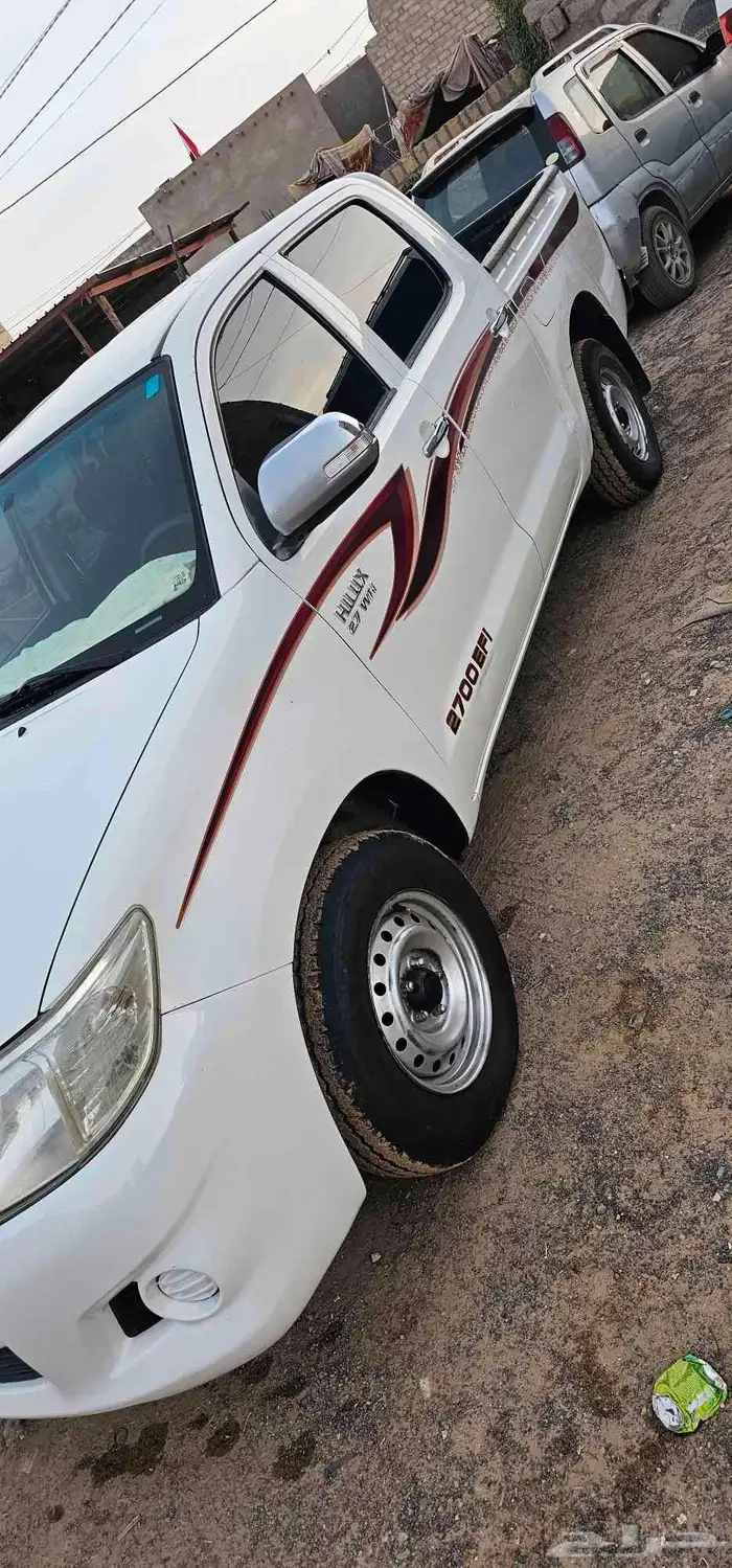 السلام عليكم للبيع هايلكس تويوتا مديل 2014 جي ال اكس فيمن 3