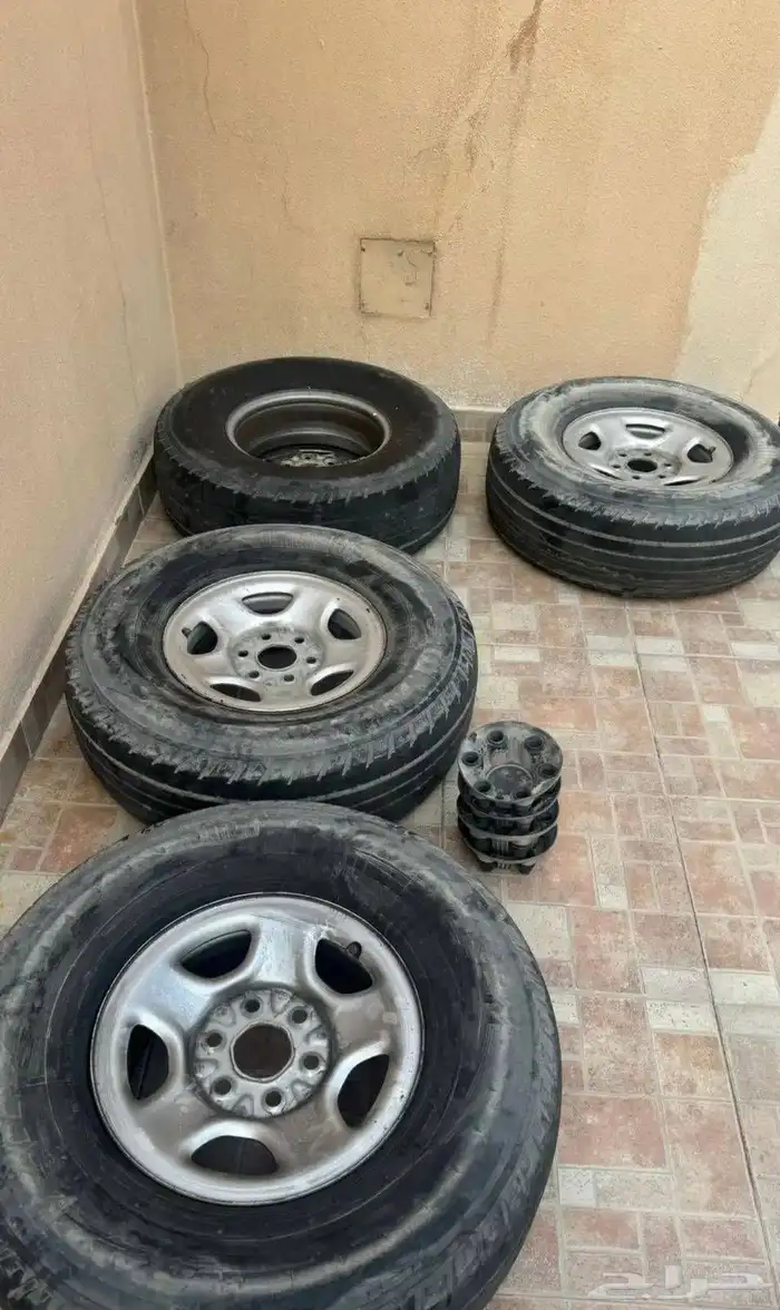 جنوط مستعمل نظيف الجنوط من دون الكفرات 0