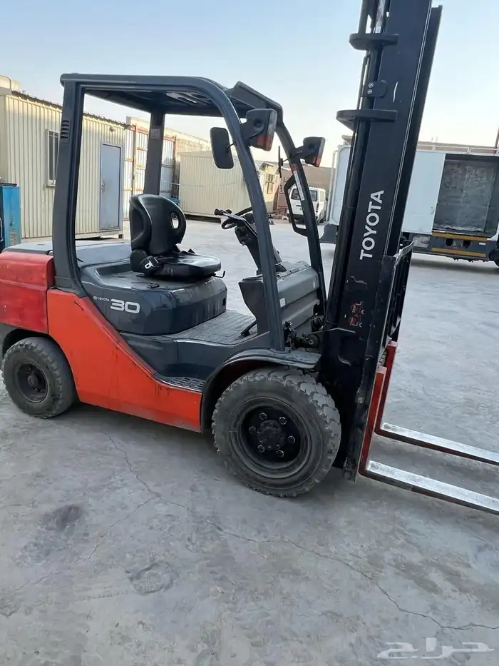 رافعات شوكية للايجار Forklifts for rent 5