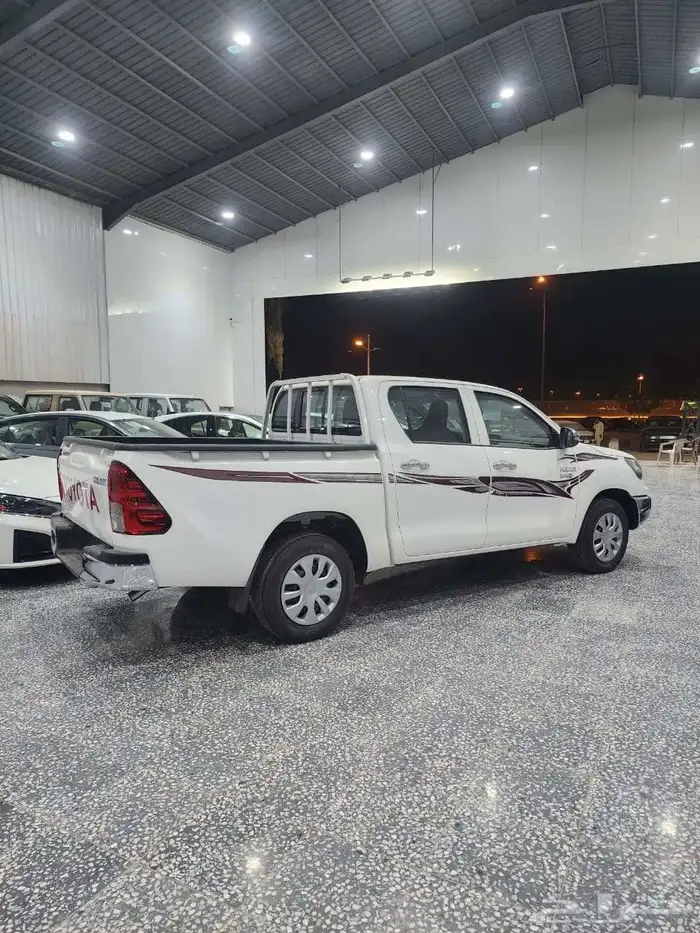 تويوتا هايلوكس GL غمارتين بدون دبل ديزل قير عادي 2025 1