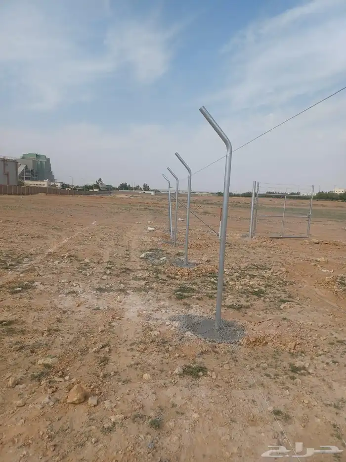 نحن نقوم بتوريد وتركيب جميع انواع الشبوك 3