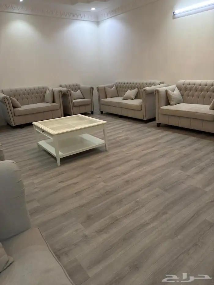 كنب شبه جديد نظيف جدا 0