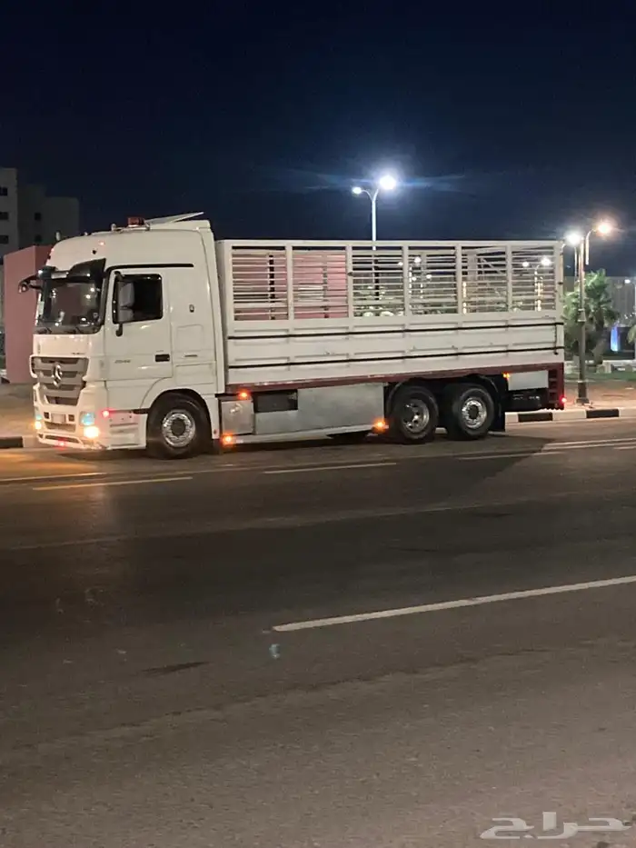 لوري 8 متر لنقل البضايع 0