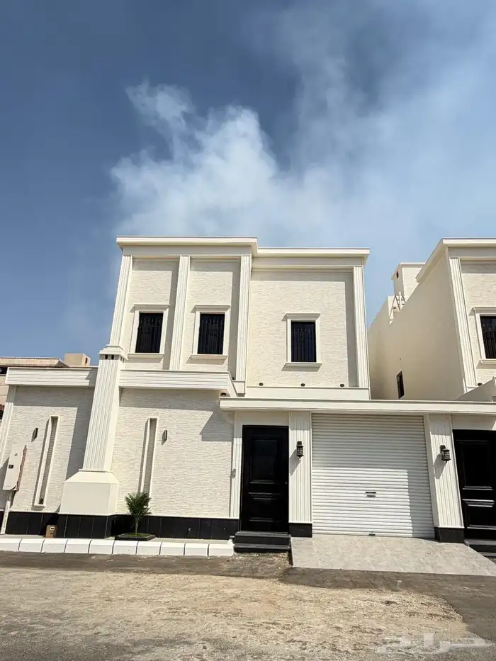 للبيع فلة شمال الخميس موقع مميز جوار مسجد والخدمات 0