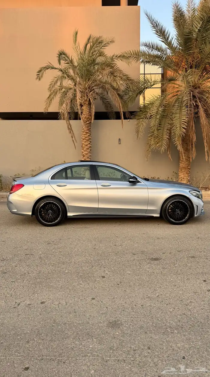 مرسيدس C300 شد المصنع 4