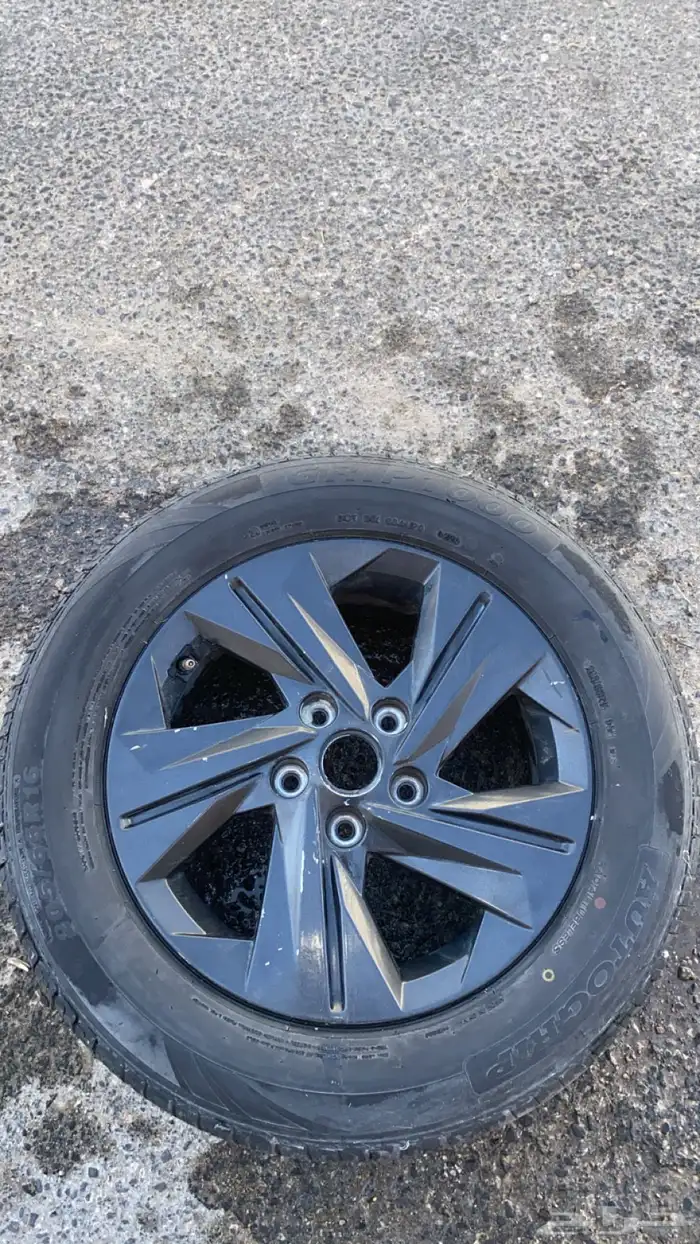 كفر وجنط الانترا مديل 2024 يوجد خطوش بسيطه ولكم جزيلا الشكر 1