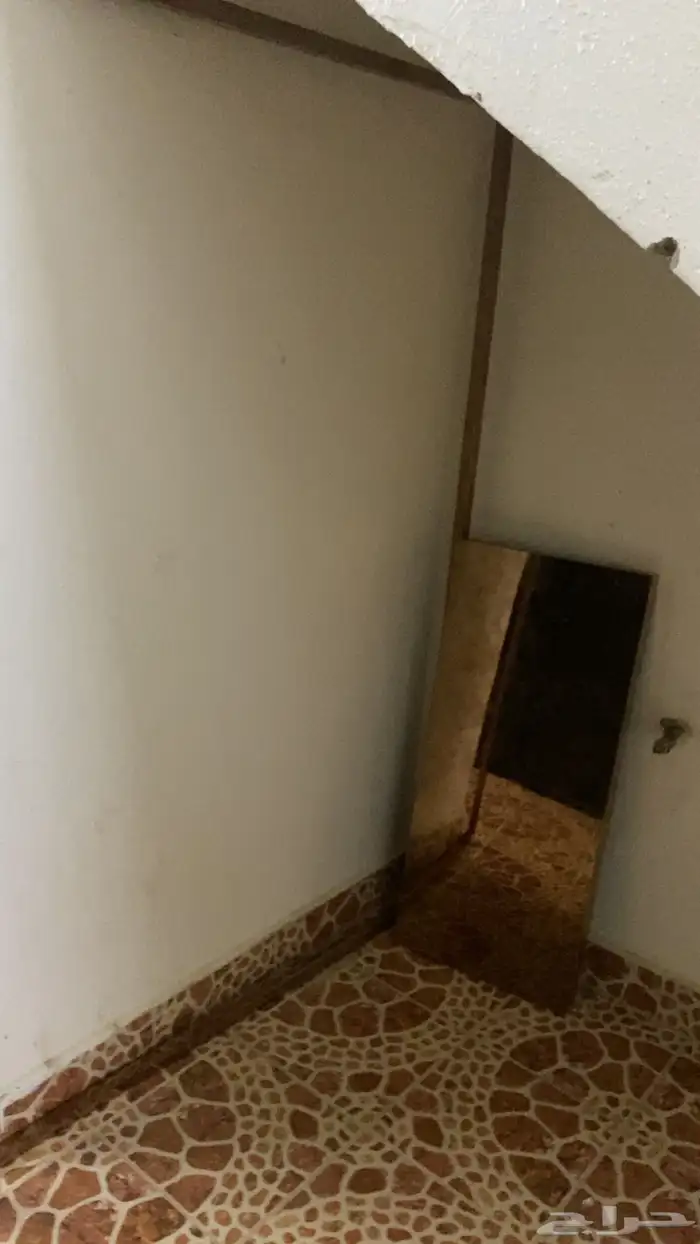 علاقه ملابس وجزم وأنتم بكرامه 0