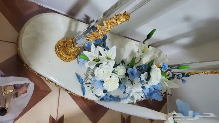 عربية شبكة منسقة بالورد الصناعي مع حامل الطقم للبيع 3