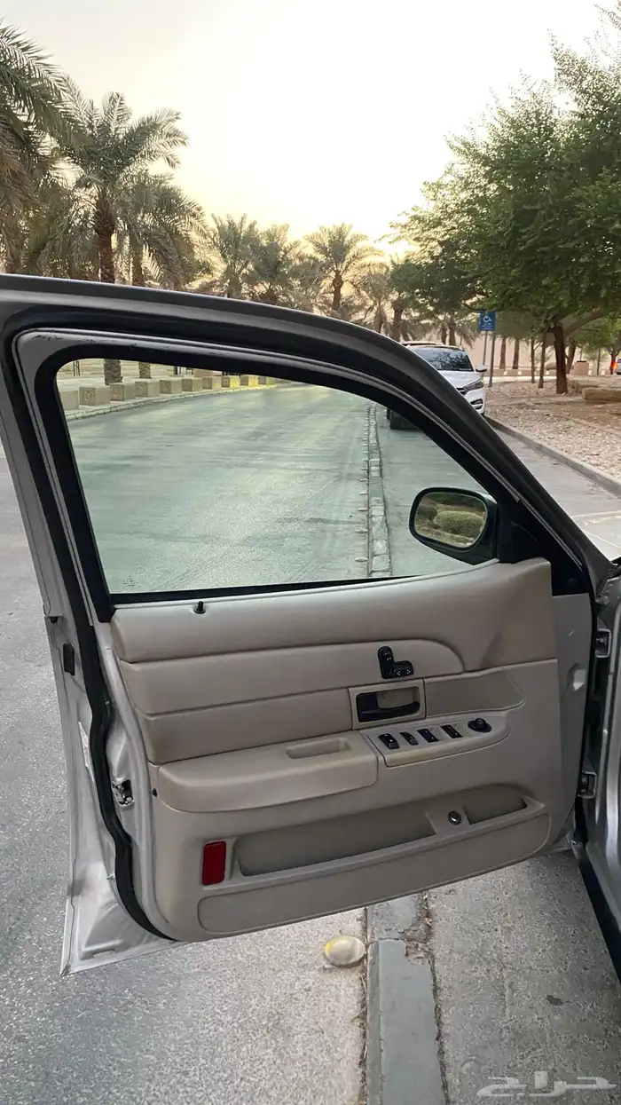 فورد كراون فكتوريا 2009 نظيف 21