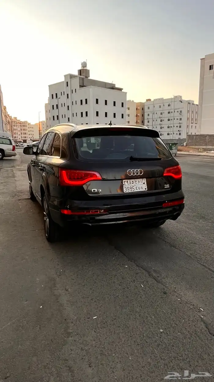 للبيع أودي Q7 موديل 2010 4
