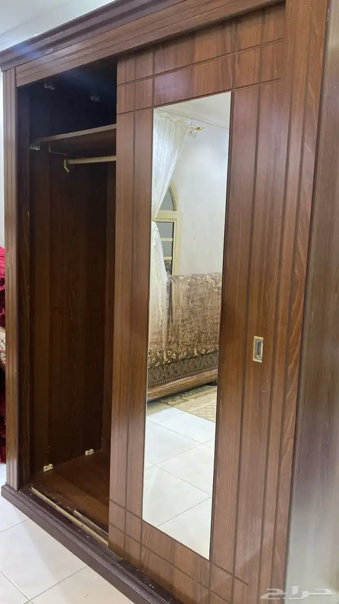 دولاب سحاب ونظيف ونوع الخشب إيطالي 2