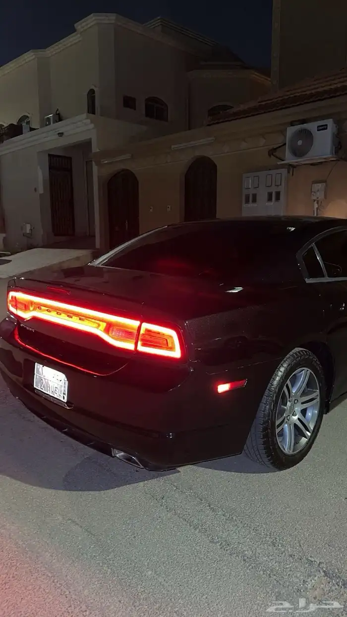 دودج تشارجر 2012  تم وضع الحد 55