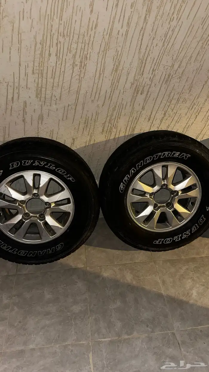 طقم جنوط لاندكروزر 2011 مع كفراتها تركب من 2008وفوق 0